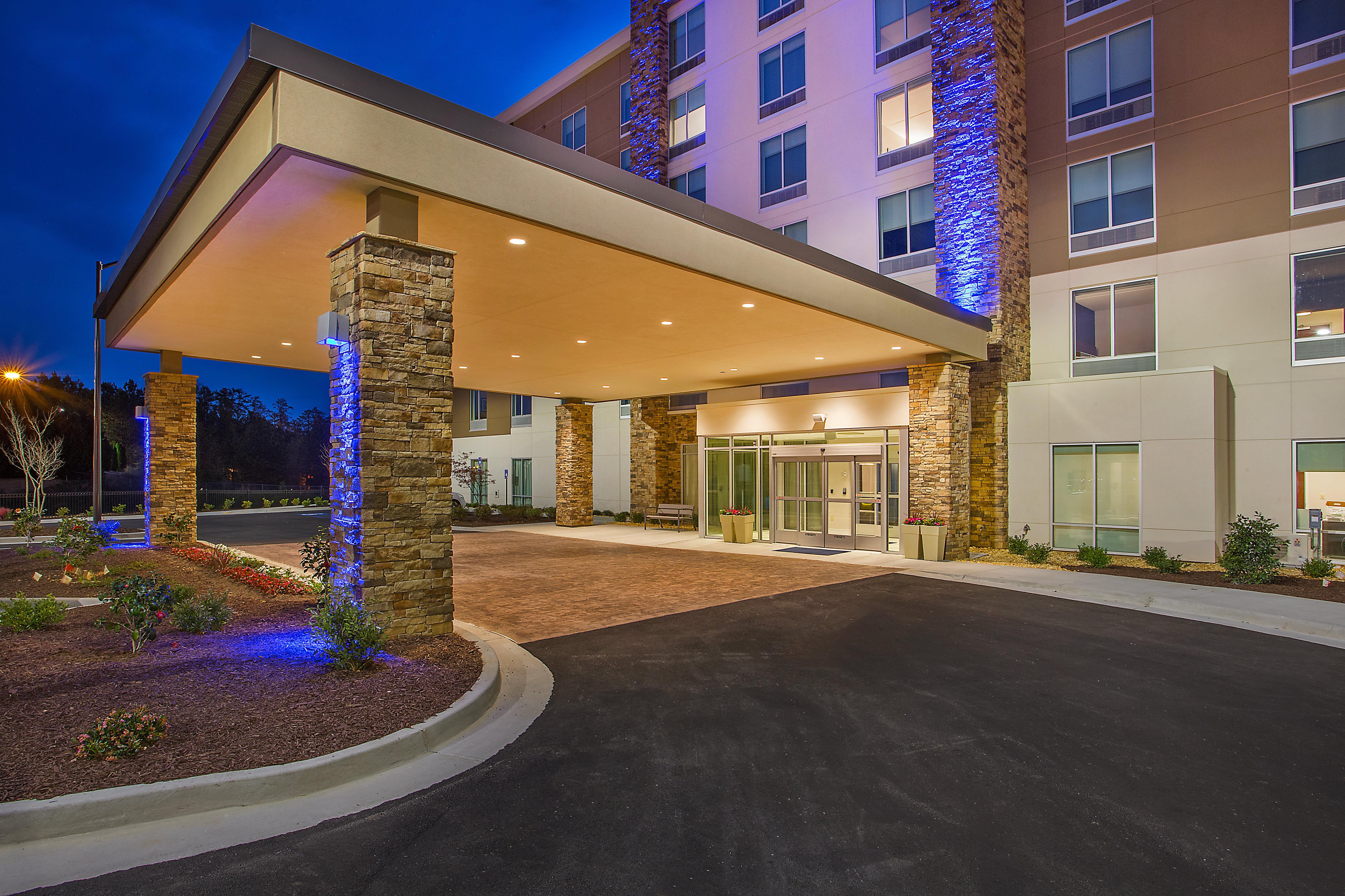 Holiday Inn Express & Suites Covington By Ihg Exterior photo